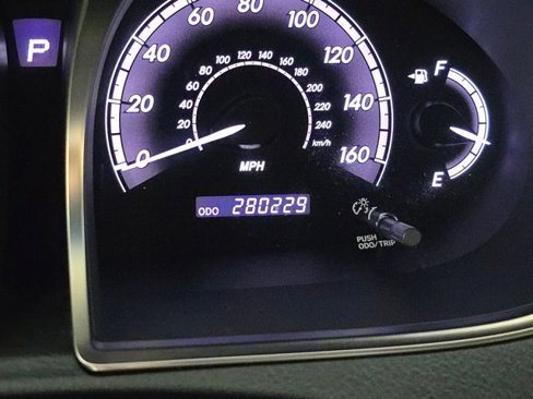 Used 2011 Toyota Avalon Limited image 23