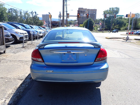 Used 2005 Ford Taurus SE image 3
