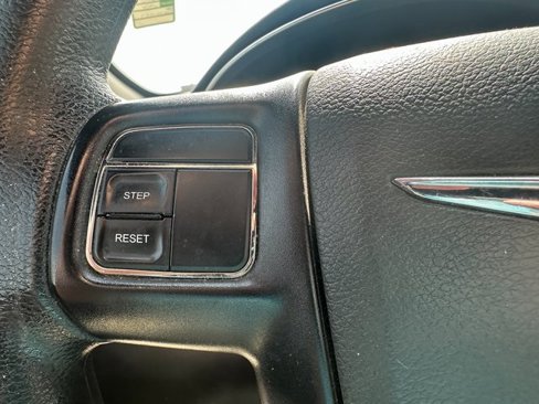 Used 2013 Chrysler 200 LX image 21