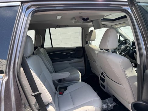 Used 2019 Honda Pilot Touring image 10