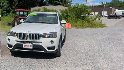 Used 2017 BMW X3 xDrive28i image 4