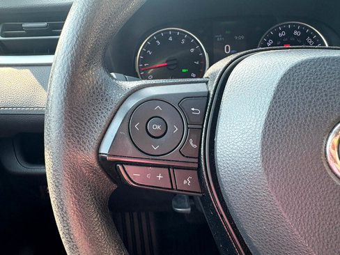 Used 2021 Toyota RAV4 XLE image 9