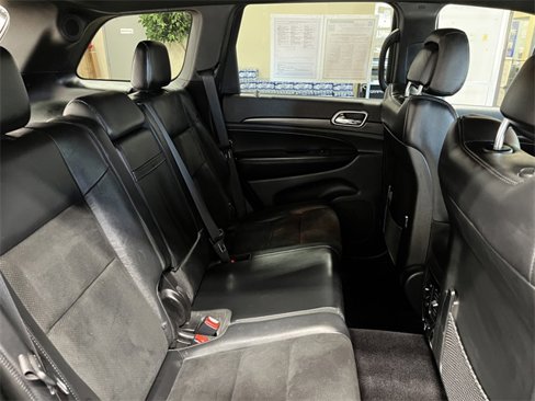 Used 2017 Jeep Grand Cherokee Altitude image 13