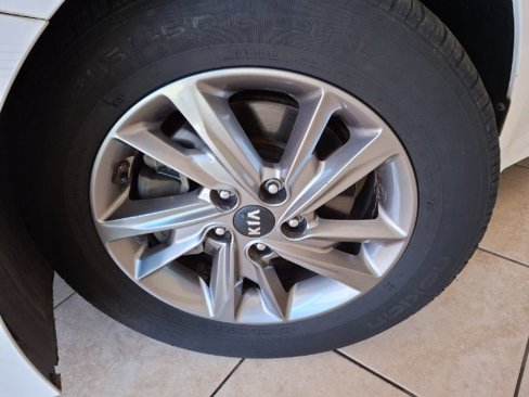 Used 2019 Kia Optima LX image 17
