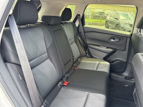 Used 2024 Nissan Rogue SV image 21