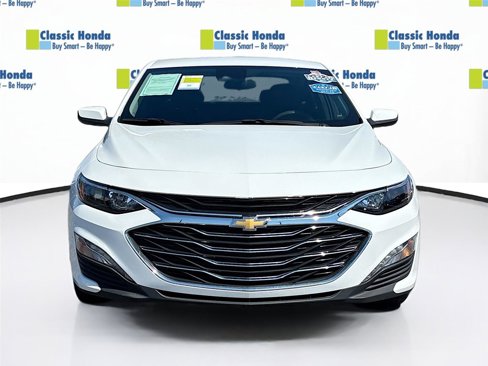 Used 2024 Chevrolet Malibu LT image 2