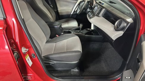 Used 2014 Toyota RAV4 LE image 16