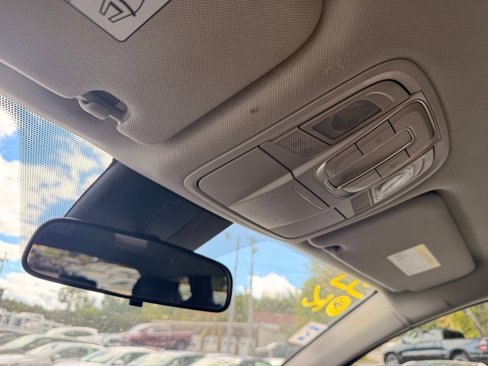 Used 2020 Hyundai Santa Fe SE image 37