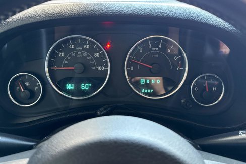 Used 2014 Jeep Wrangler Unlimited Rubicon w/ Max Tow Package image 26