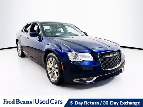 Used 2015 Chrysler 300 Limited w/ Driver Convenience Group image 1