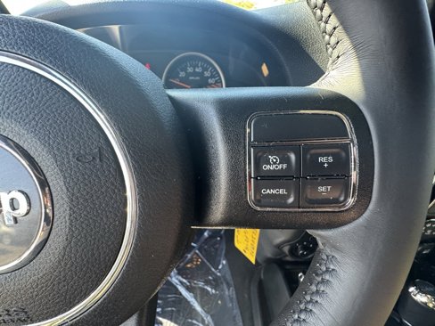 Used 2016 Jeep Wrangler Unlimited Sahara image 23
