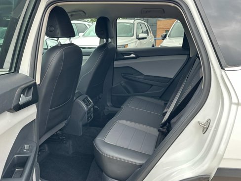 Used 2022 Volkswagen Taos SE w/ IQ.Drive SE Package image 19