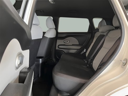 Used 2015 Kia Soul image 14