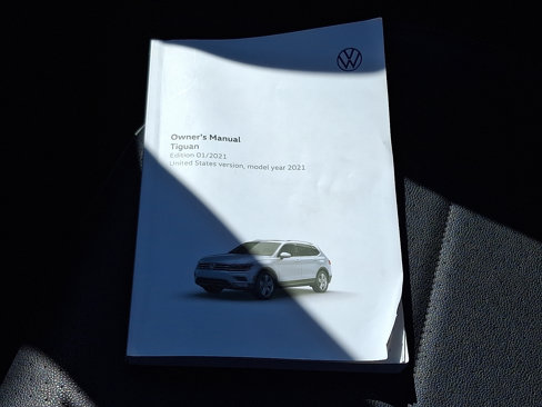 Used 2021 Volkswagen Tiguan SE R-Line image 26