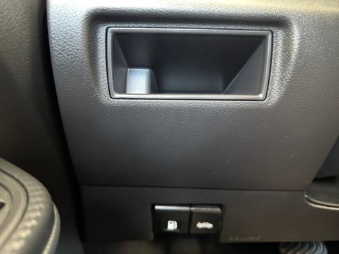 Used 2021 Nissan Versa SV image 21