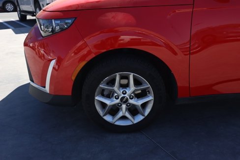 Used 2023 Kia Soul LX w/ LX Technology Package image 11