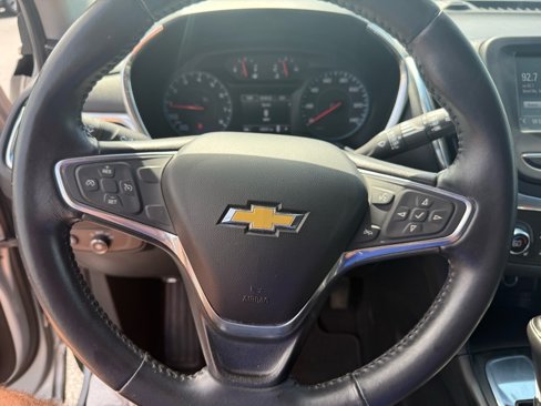 Used 2018 Chevrolet Equinox LT image 18
