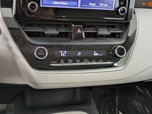 Used 2020 Toyota Corolla LE image 20