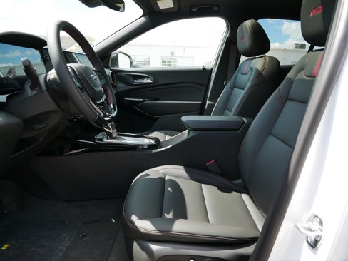 New 2025 Chevrolet Trax RS w/ Sunroof Package image 11