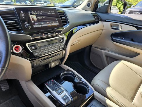 Used 2022 Honda Pilot Touring image 15