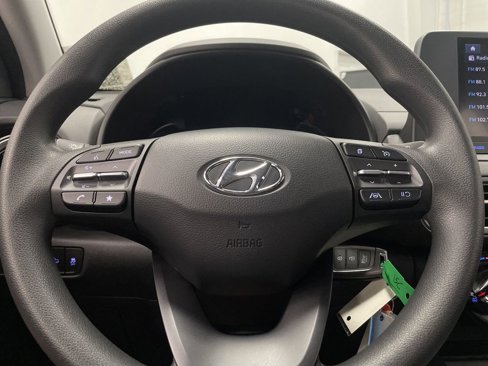 Used 2023 Hyundai Kona SE w/ Cargo Package image 14