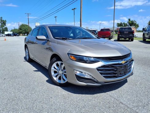 Used 2023 Chevrolet Malibu LT image 2