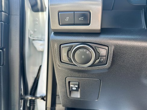 Used 2021 Ford Expedition XLT image 14