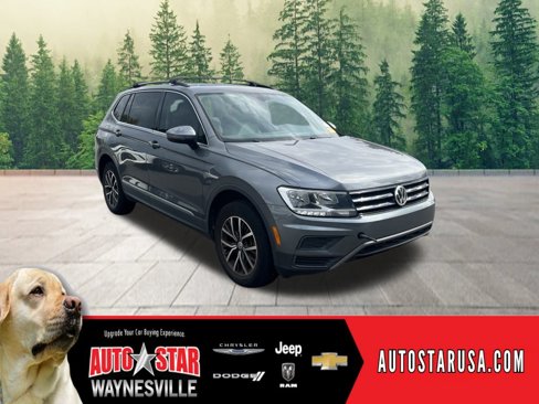 Used 2020 Volkswagen Tiguan SE image 1