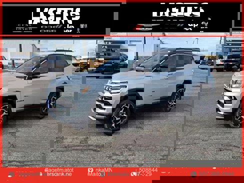 New 2025 Jeep Compass Limited image 1