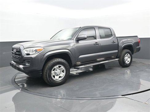 Used 2018 Toyota Tacoma SR image 22