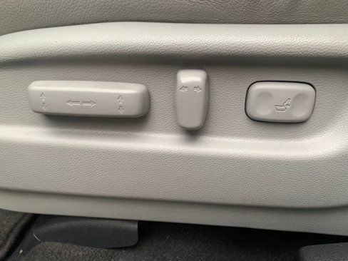 Used 2016 Honda Pilot Touring image 16