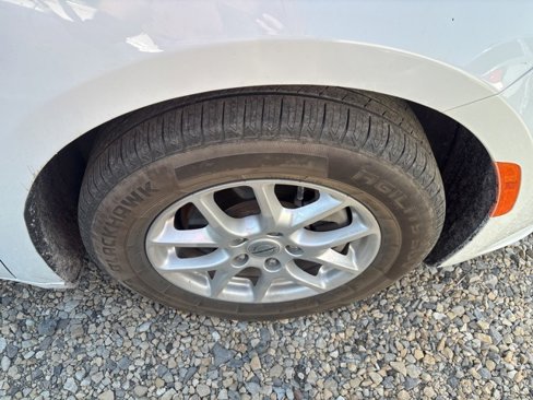 Used 2022 Chrysler Pacifica Touring-L image 5