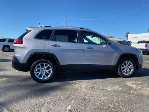 Used 2018 Jeep Cherokee Latitude Plus image 5