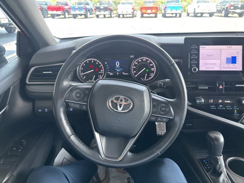 Used 2023 Toyota Camry SE image 9