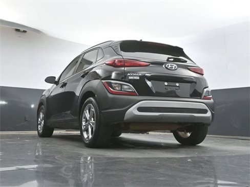 Used 2023 Hyundai Kona SEL w/ Winter Weather Package image 32
