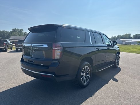 Used 2021 Chevrolet Suburban LT image 5