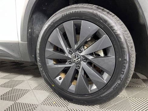 Used 2022 Volkswagen Taos S image 14