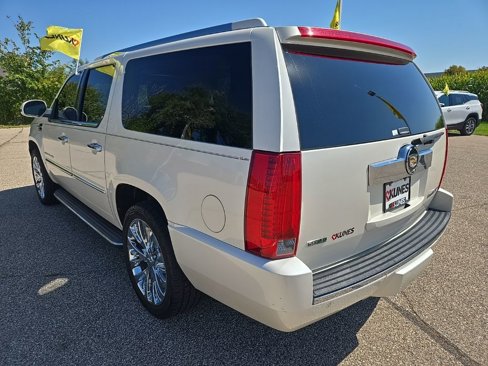 Used 2012 Cadillac Escalade ESV Luxury image 9