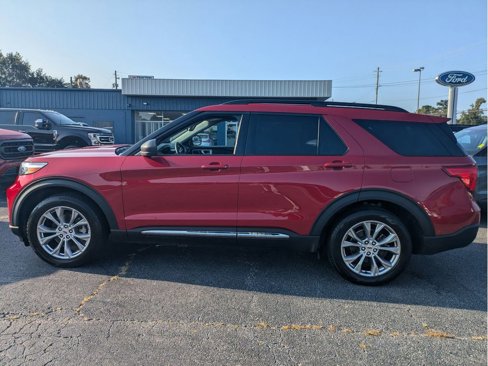 Certified 2022 Ford Explorer XLT w/ Equipment Group 202A image 13