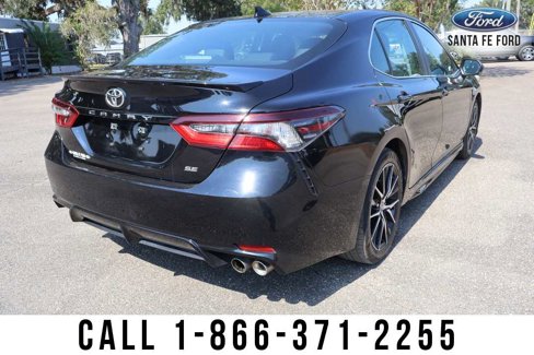 Used 2024 Toyota Camry SE image 12