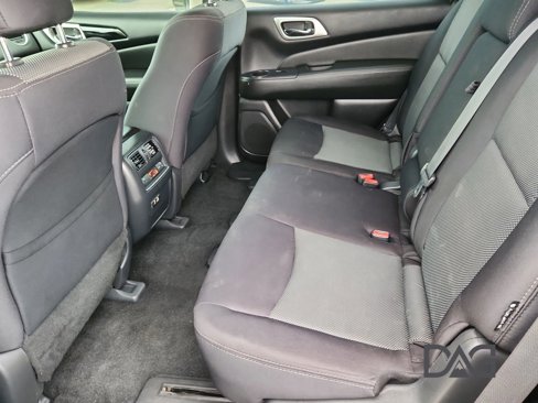 Used 2019 Nissan Pathfinder SV image 17