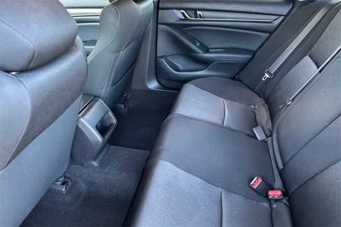 Used 2018 Honda Accord LX image 5