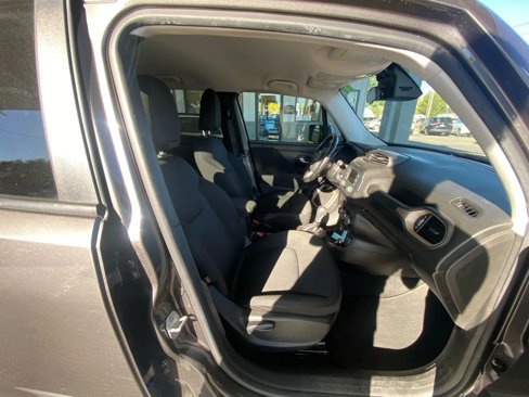 Used 2017 Jeep Renegade Latitude image 17