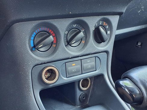 Used 2010 Ford Transit Connect XLT image 10