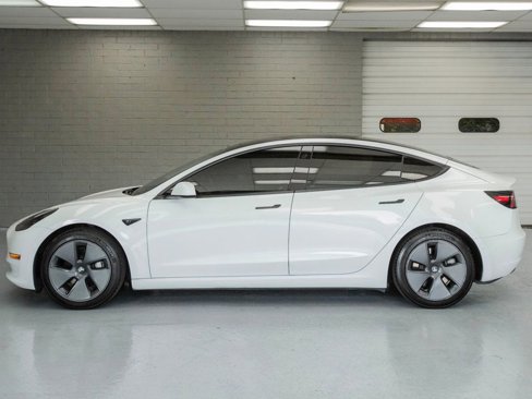 Used 2021 Tesla Model 3 Standard Range Plus image 6