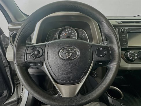 Used 2015 Toyota RAV4 LE image 17