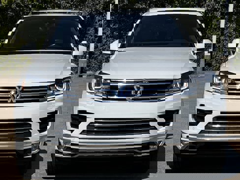Used 2017 Volkswagen Touareg Wolfsburg Edition image 7