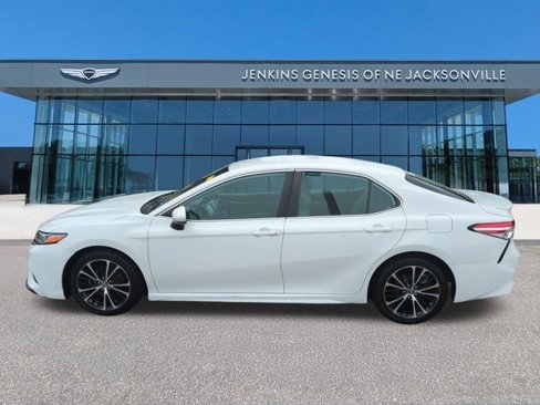 Used 2020 Toyota Camry SE image 7