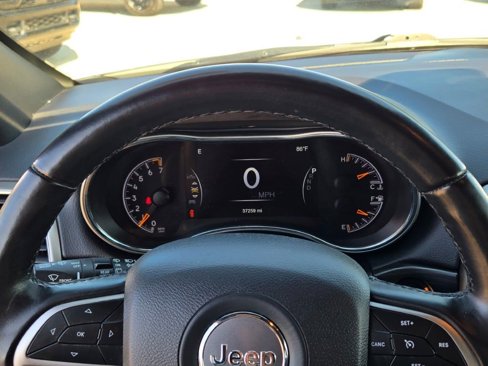 Certified 2021 Jeep Grand Cherokee Laredo image 30