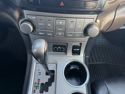 Used 2010 Toyota Highlander SE image 16
